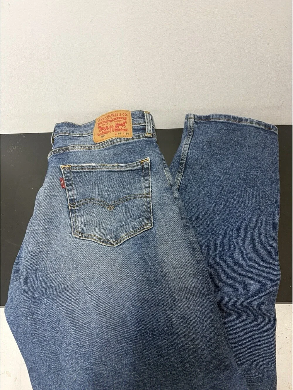Levis 505 Classic Fit Mens Jeans Medium Wash Straight Leg Denim 34x34